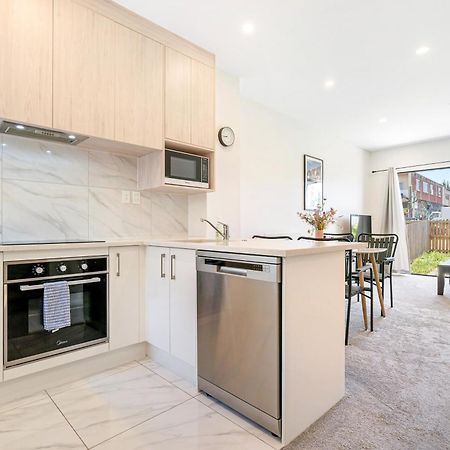 Cozy Brand New Townhouse 8 Villa Auckland Esterno foto