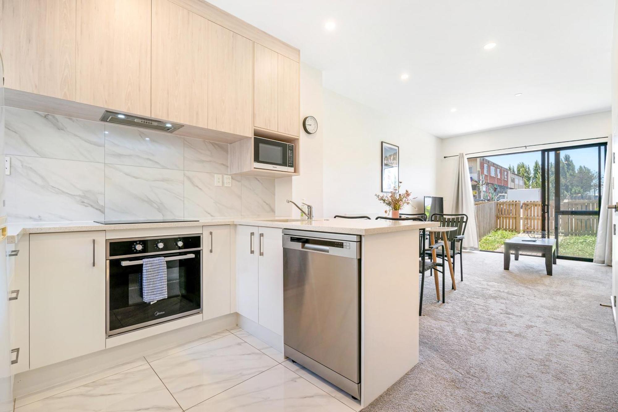 Cozy Brand New Townhouse 8 Villa Auckland Esterno foto